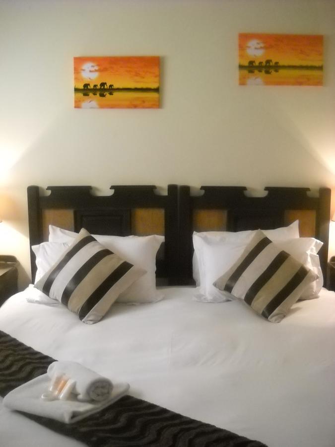 The Beverly Hills Guest Lodge Phalaborwa Szoba fotó